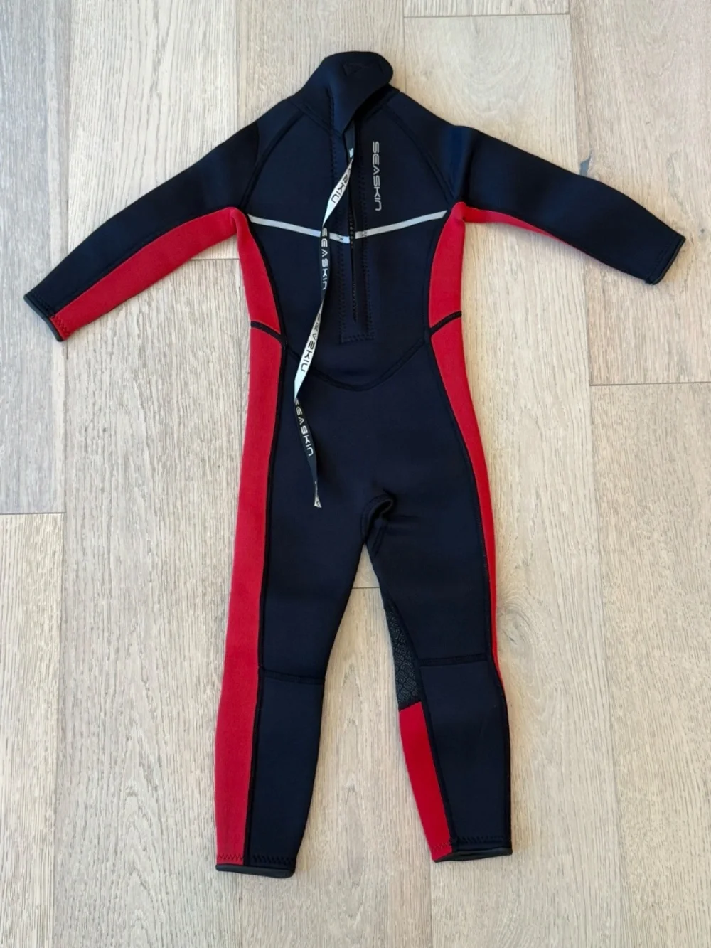 NWOT Seaskin Boys 3mm Neoprene Back Zip Wetsuit | Size 3 | Surf Swim